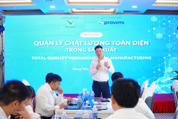Ngày 24/04/2026, tại Queen Palace – Yên Mỹ, Hưng Yên, Viet Nhat Group đã tổ chức thành công Workshop chuyên đề “Quản lý Chất lượng Toàn diện trong Sản xuất” với sự tham gia của Ban lãnh đạo, các Giám đốc, Trưởng bộ phận cùng đội ngũ nhân sự thuộc các phòng ban Sản xuất, QA/QC, Kỹ thuật và An toàn trong toàn hệ thống nhà máy.